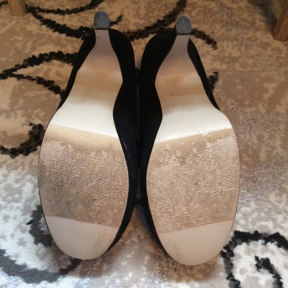Madden Girl (Mis-Matched Size!) Black Heels - Picture 5 of 9